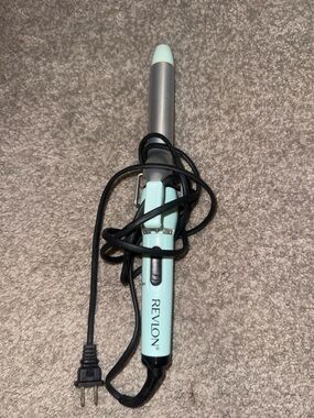 Revlon Mint Ceramic Curling Wand with Silver Barrel